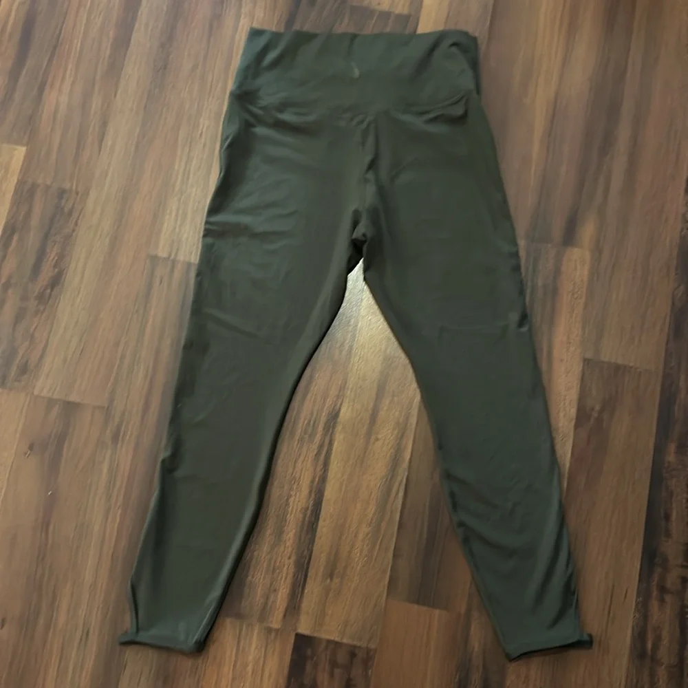 Nike Army Green Crossbody Mid Rise Waist Leggings Size Lg Workout, Activewear - Picture 2 of 11